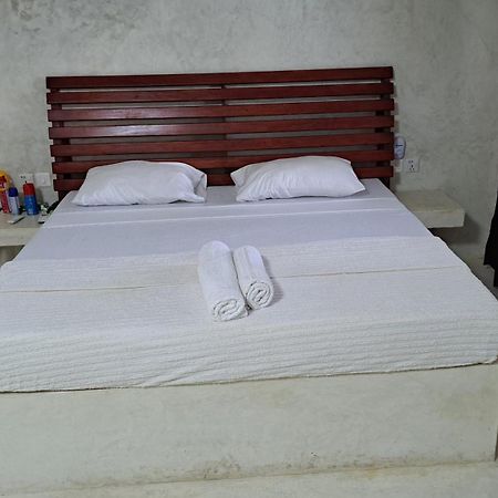 Kaleb'S Beachfront Serviced Studio Apartments Malindi Exterior photo