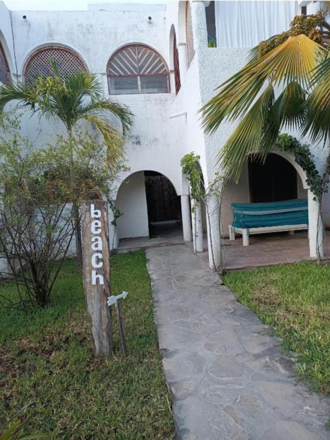 Kaleb'S Beachfront Serviced Studio Apartments Malindi Exterior photo