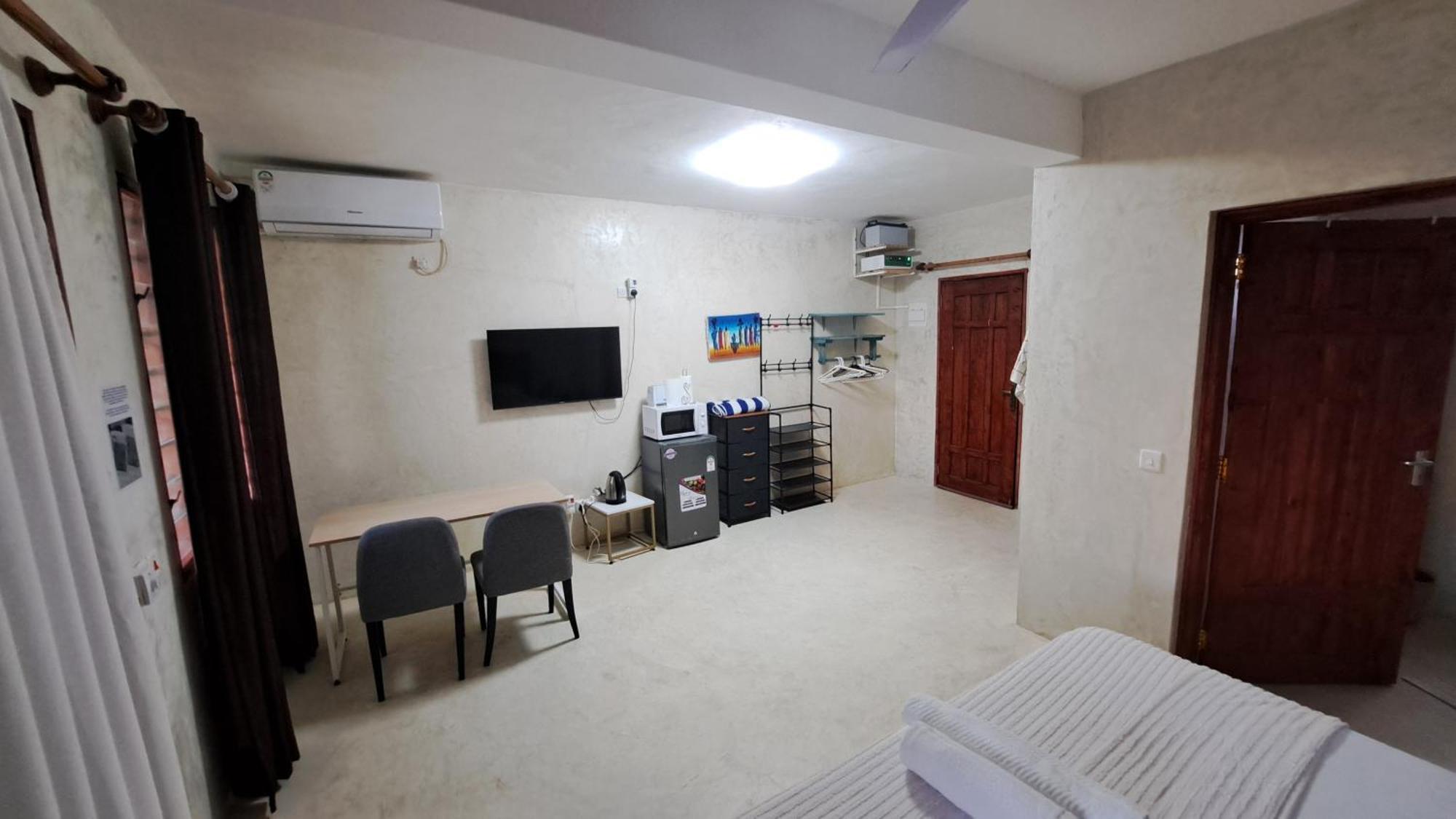 Kaleb'S Beachfront Serviced Studio Apartments Malindi Exterior photo