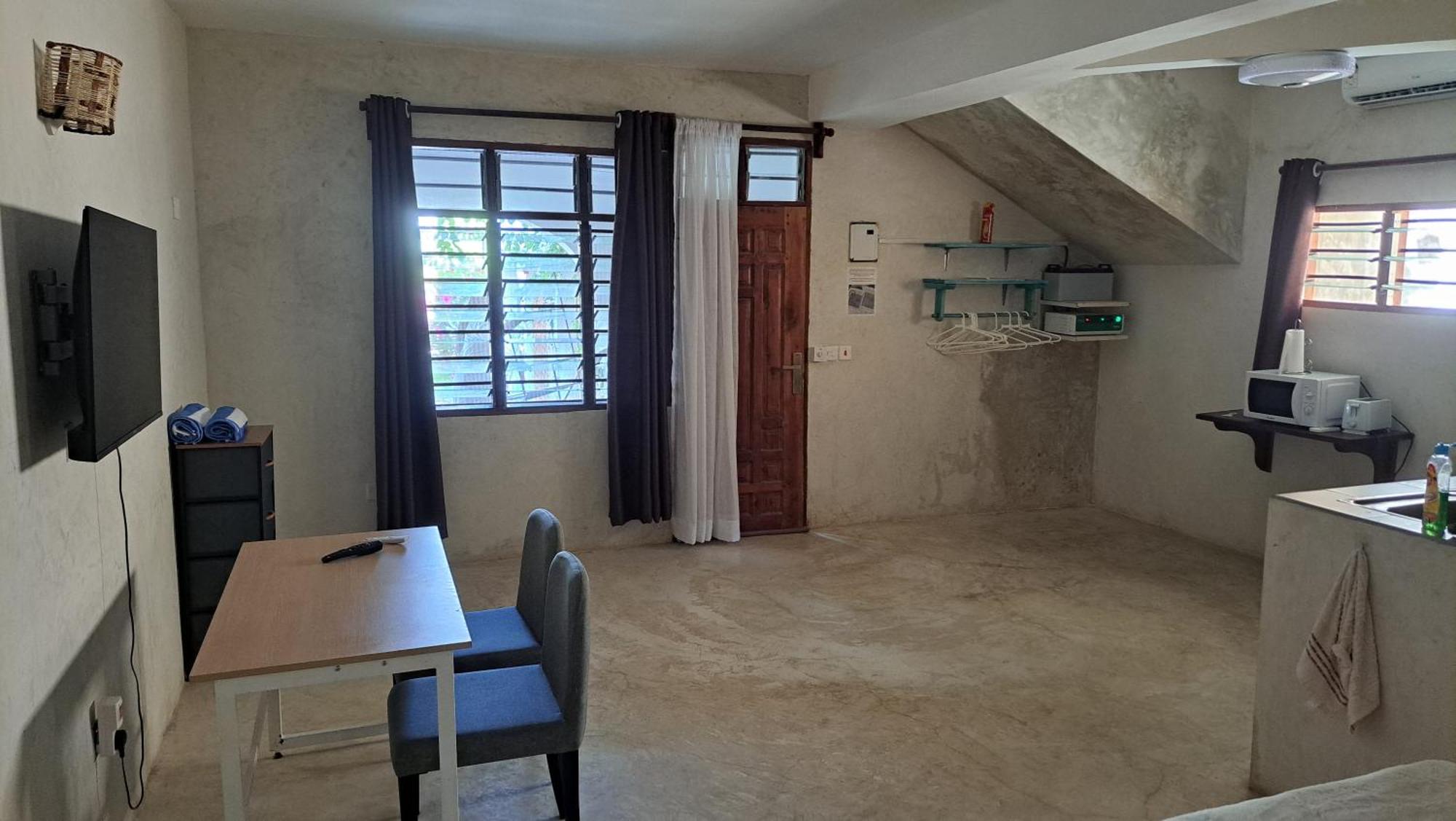 Kaleb'S Beachfront Serviced Studio Apartments Malindi Exterior photo